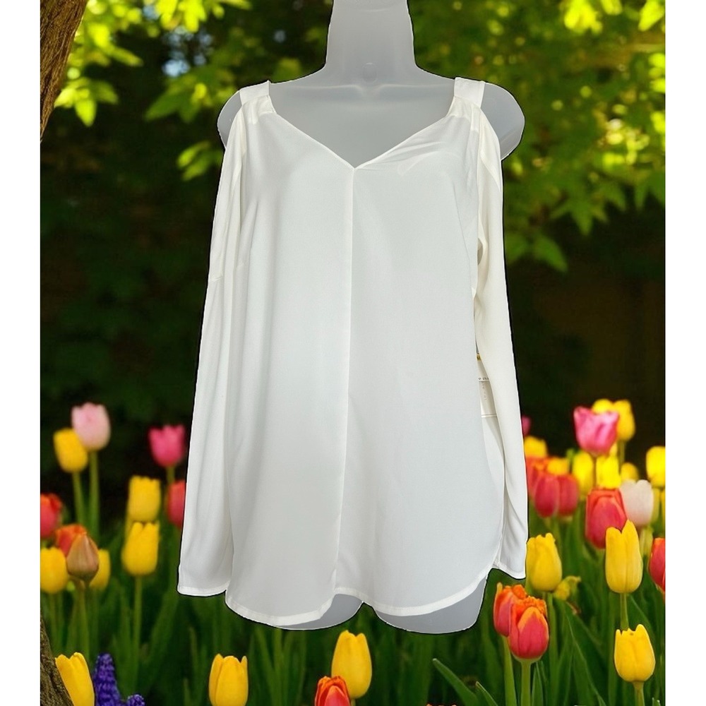 1 State women's long sleeve v neck blouse size Med $79 nwt